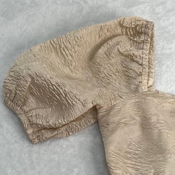 ASTR The Label Tassia Jacquard Puff Sleeve Tie Back Champagne Top SZ L NWT Chic - Picture 8 of 15